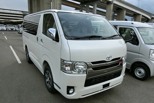 Toyota trinh lang minibus Hiace phien ban nang cap 2017-Hinh-10